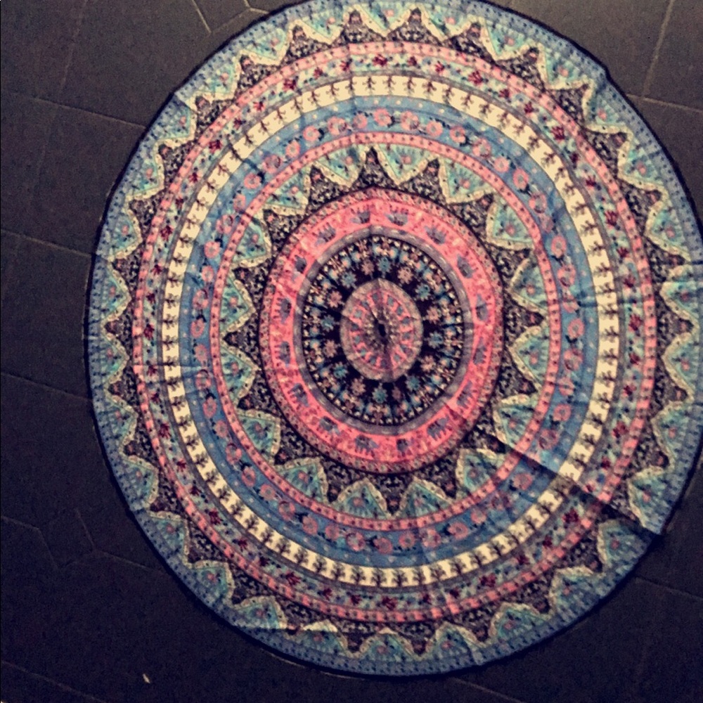 Tapestry (circular) - Picture 3 of 3